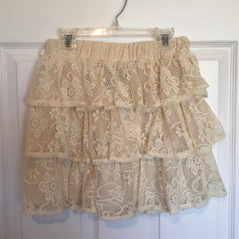 Beautiful Lace Layered Mini Skirt Small